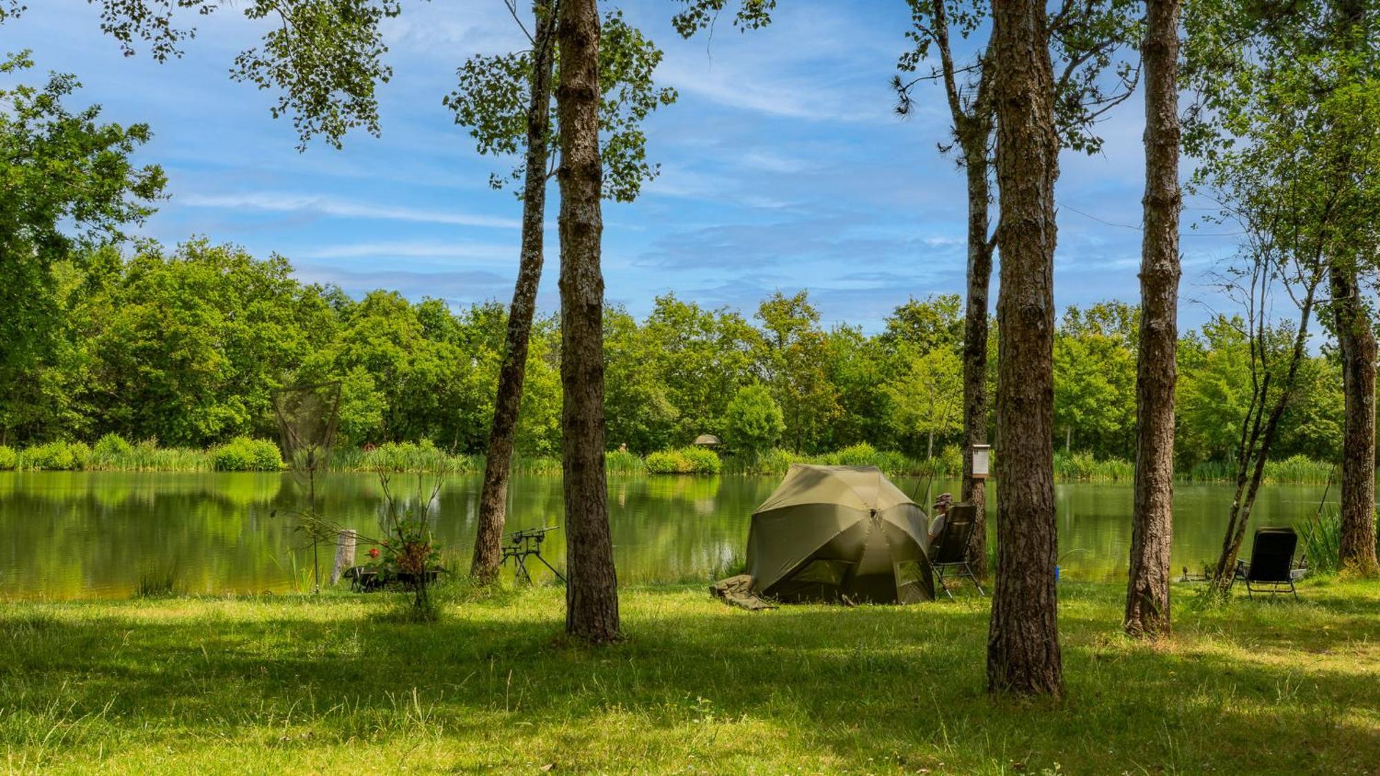 Camping Aubigny-Les Clouzeaux Aubigny  外观 照片