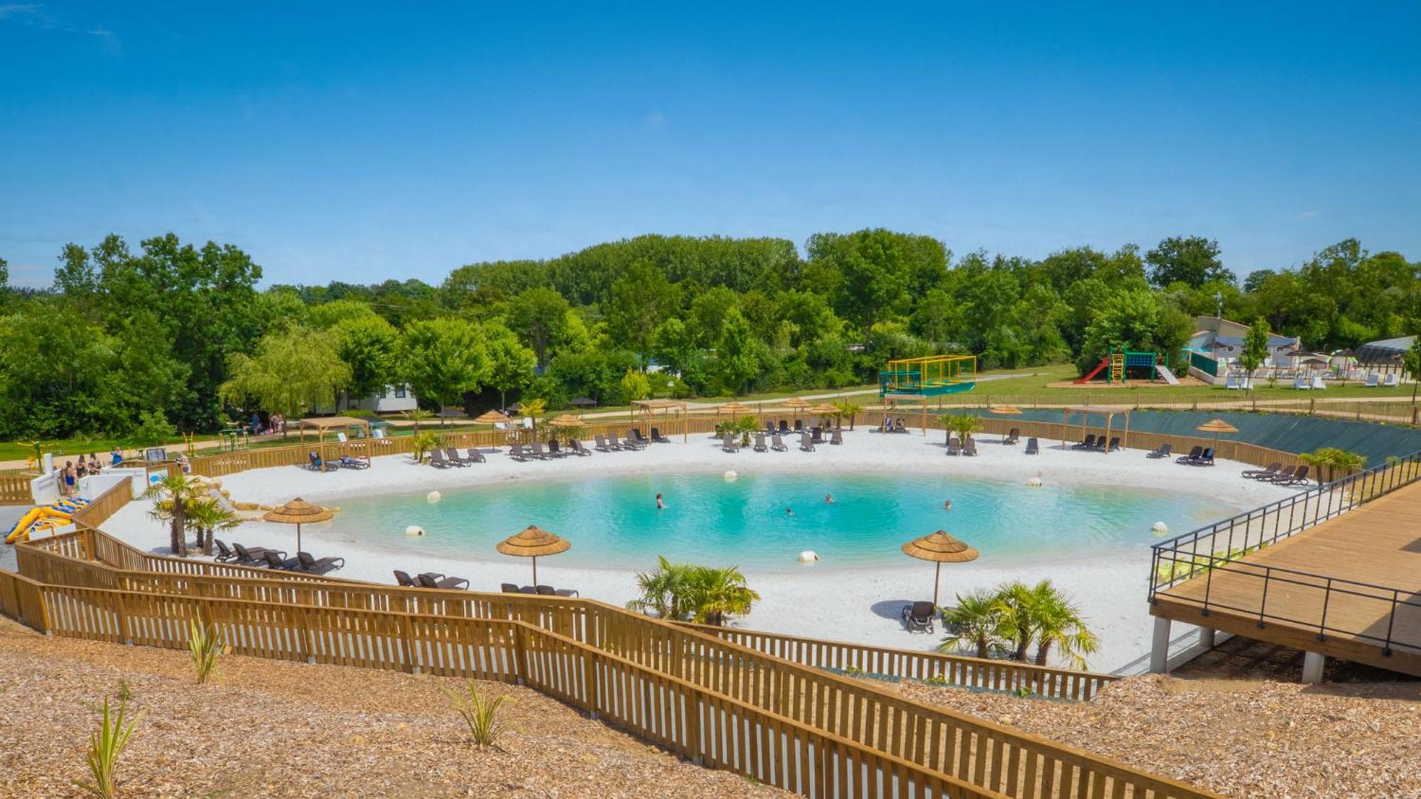 Camping Aubigny-Les Clouzeaux Aubigny  外观 照片